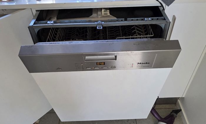 Dishwasher repair technician Chevron Island