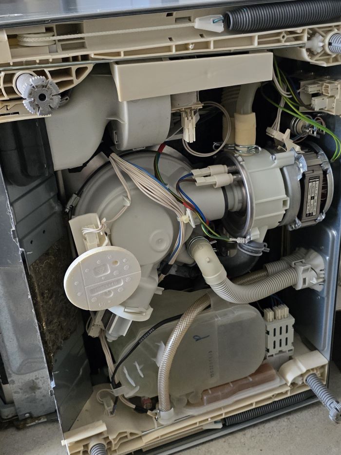 Dishwasher repair technician Highland Park