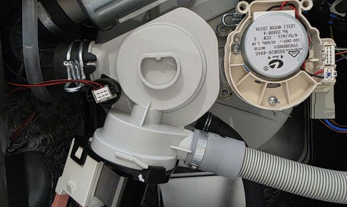 Dishwasher repair technician Molendinar