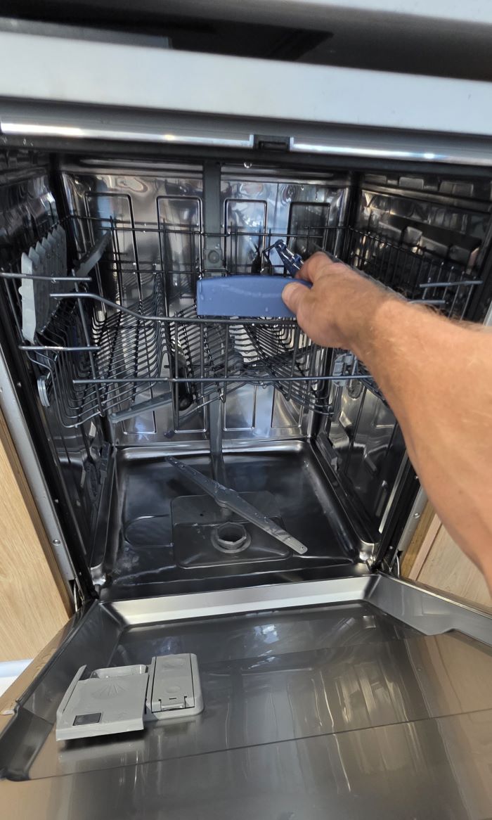 Dishwasher repair technician Tallai