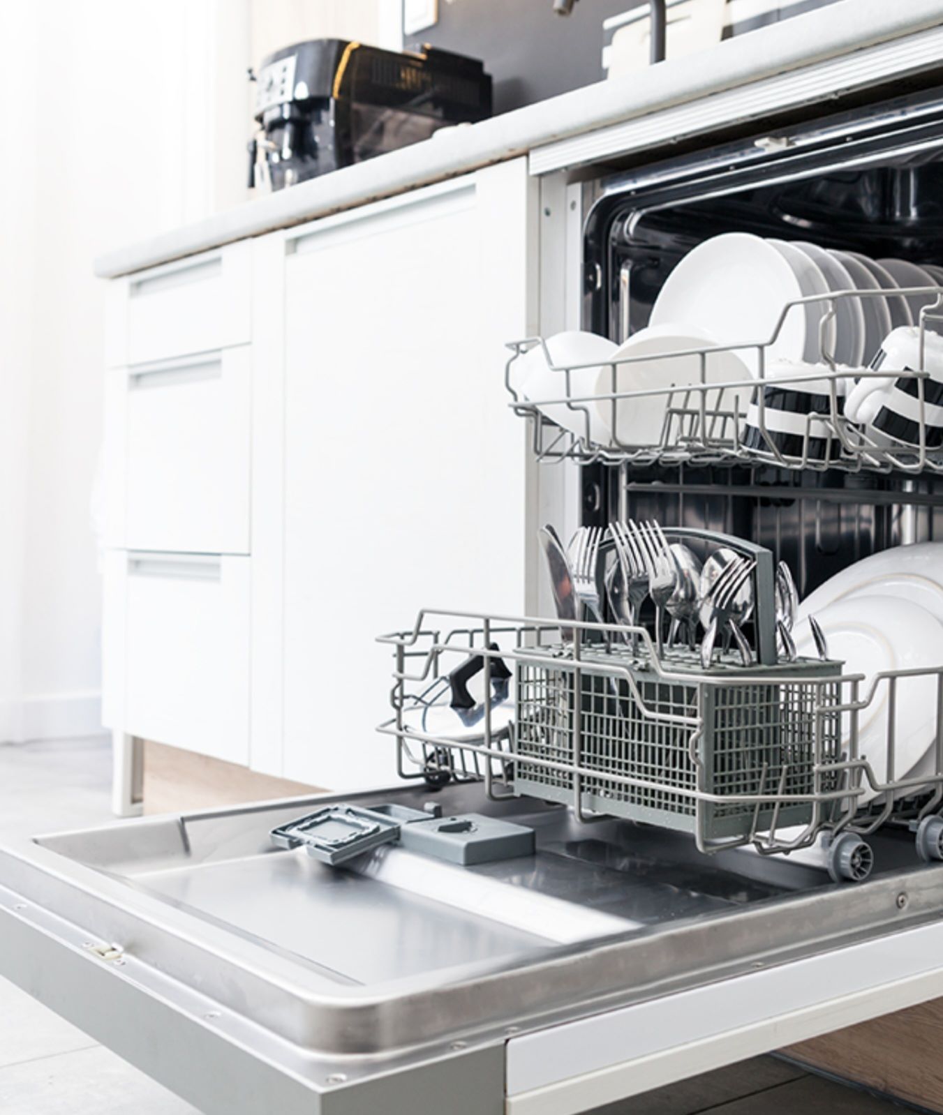 Dishwasher repair technician Mermaid Waters