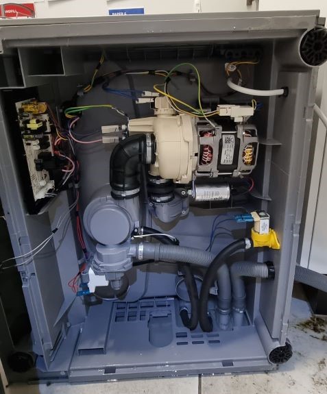 Dishwasher repair technician Merrimac