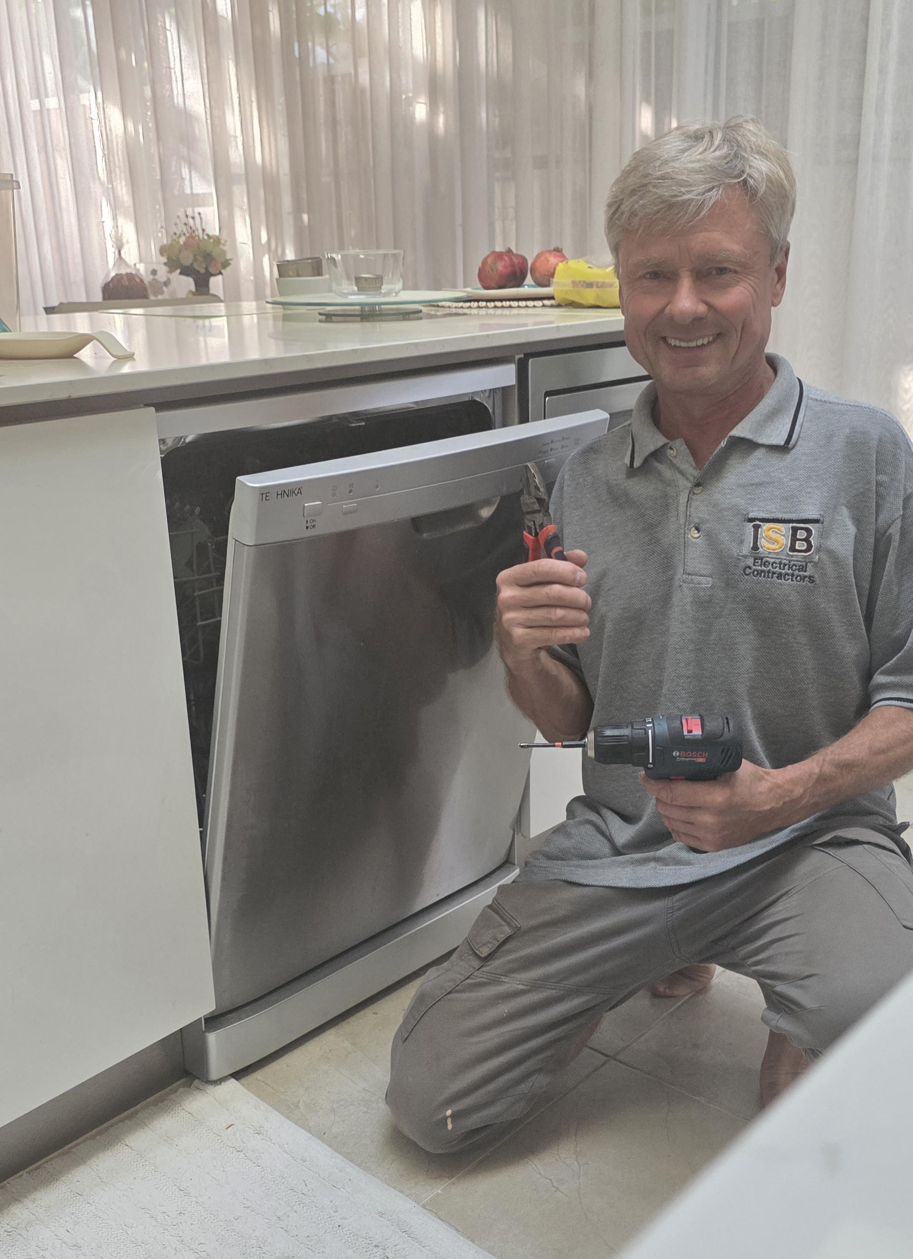 appliance repair Gold Coast technician Igor