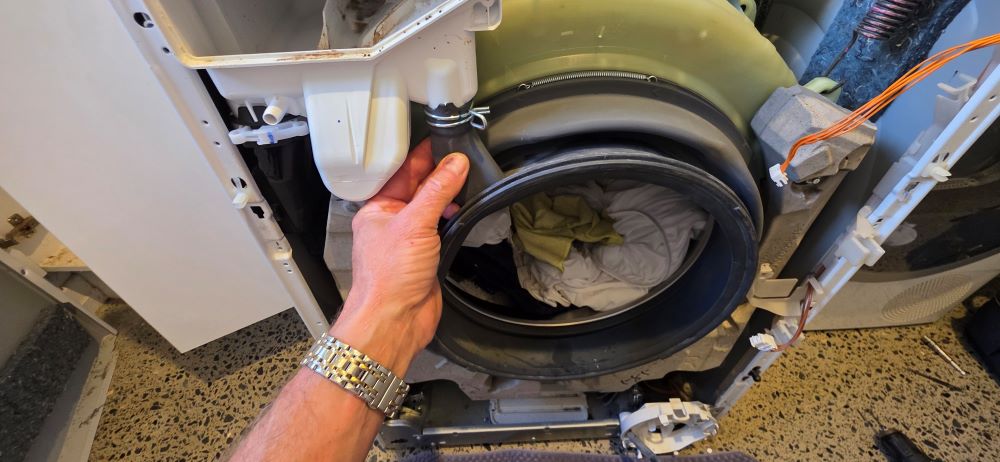 Washing Machine Leaking Water Gold Coast