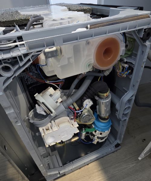 Westinghouse dishwasher making noise repair Burleigh Waters