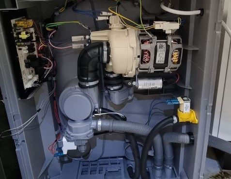 Westinghouse Dishwasher Water Leaking Coomera